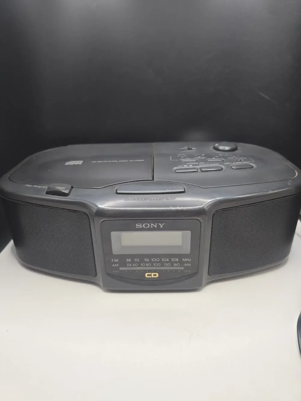 Sony ICF-CD820 AM/FM CD Clock Radio Player Alarm Space Saver Black - TESTED